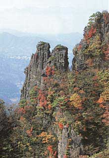 紅葉の霊山の写真